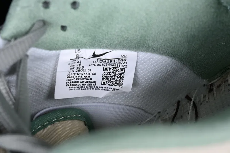 All Categories Nk SB Dunk Series Nk SB Dunk Low Low-top sneakers Crenshaw Skate Club x Nk SB Dunk Low joint model SB low-top sports and leisure sneakers FN4193-100